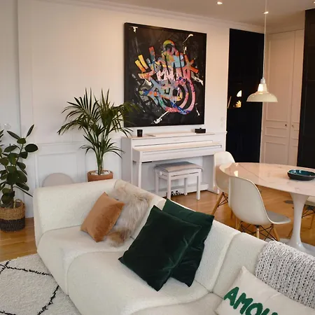 Le Parc Monceau Apartment