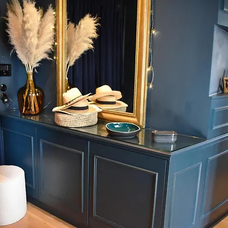 Le Parc Monceau Apartment *